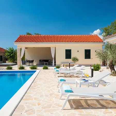 Tosic Estate - Villa, Vineyards And Winery Villa