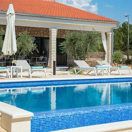 Tosic Estate - Villa, Vineyards And Winery *