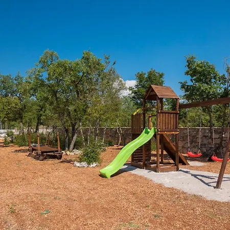 Tosic Estate - Villa, Vineyards And Winery