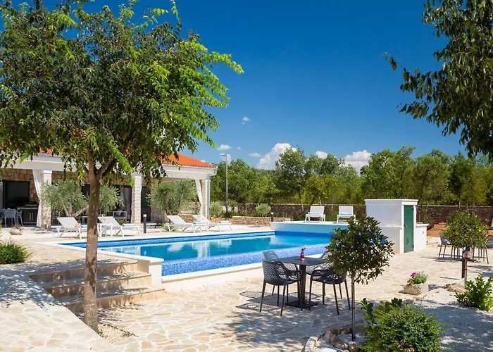 ヴィラ Tosic Estate - Villa, Vineyards And Winery Razvode