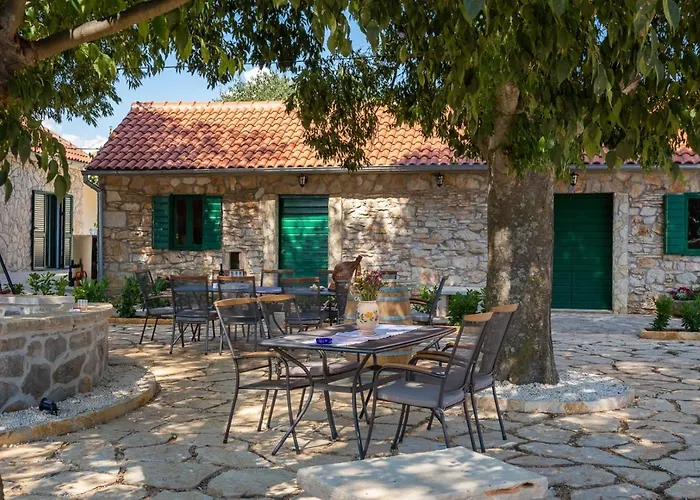 Tosic Estate - Villa, Vineyards And Winery Razvode