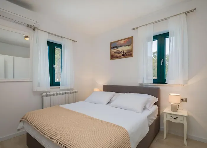 Tosic Estate - Villa, Vineyards And Winery *