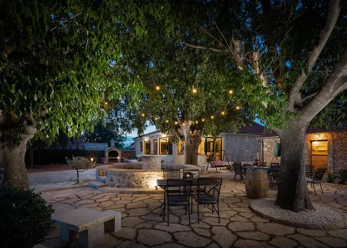 Tosic Estate - Villa, Vineyards And Winery ヴィラ Razvode