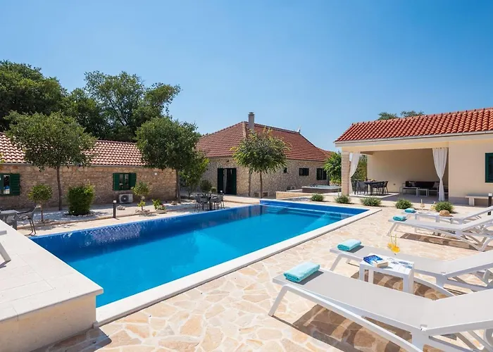 Tosic Estate - Villa, Vineyards And Winery *