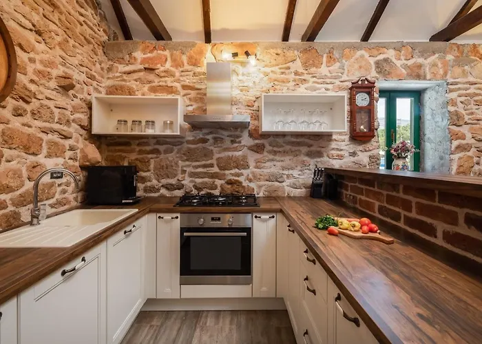 Tosic Estate - Villa, Vineyards And Winery *