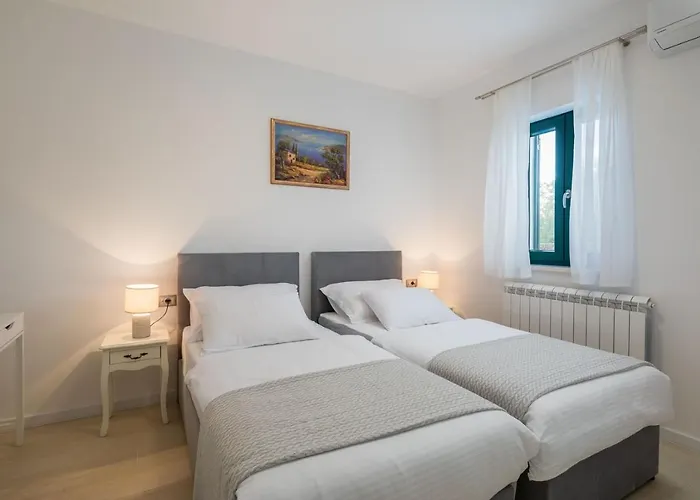 Tosic Estate - Villa, Vineyards And Winery *