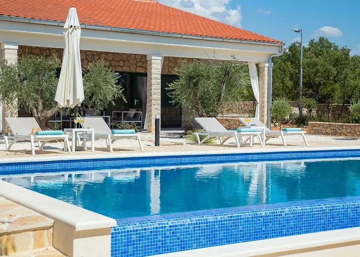 Tosic Estate - Villa, Vineyards And Winery *