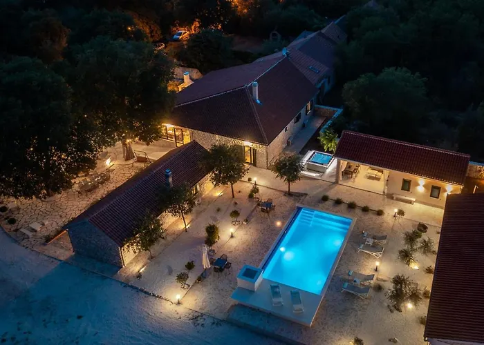 Tosic Estate - Villa, Vineyards And Winery ヴィラ Razvode