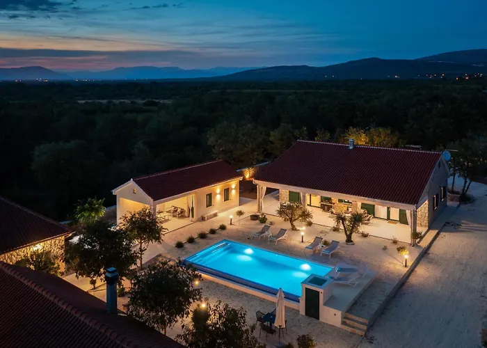 Tosic Estate - Villa, Vineyards And Winery ヴィラ Razvode