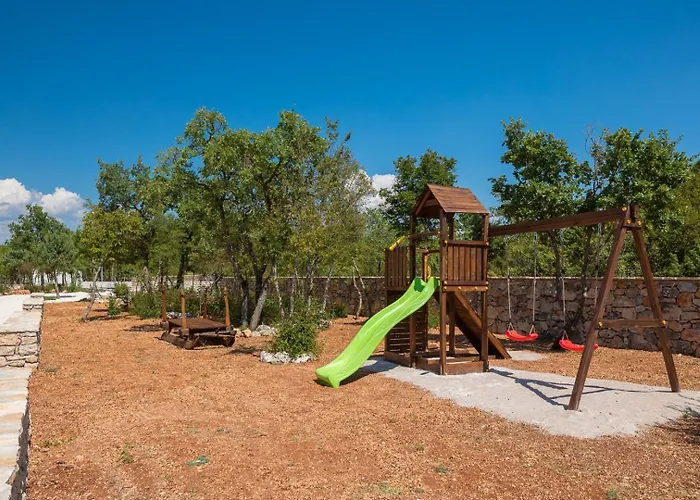 Tosic Estate - Villa, Vineyards And Winery